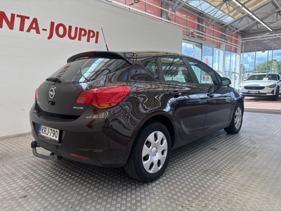 Opel Astra 2012, photo 2/10
