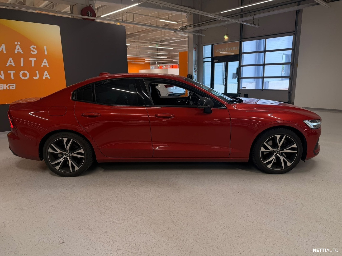 Volvo S60 2021, photo 6/10
