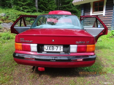 Chevrolet Corsica 1993, photo 2/4