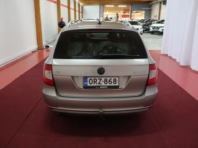Skoda Superb 2010, kuva 5/24