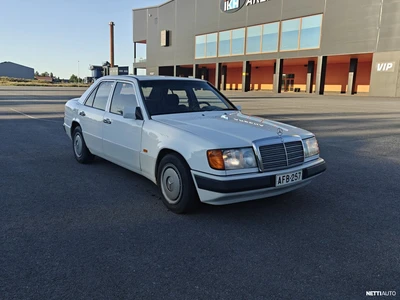 Mercedes-Benz 200 1989, photo 5/12