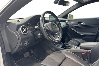 Mercedes-Benz CLA 180 Automatic Edition 2018, kuva 3/3
