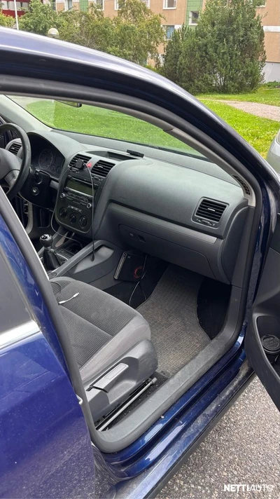 Volkswagen Jetta 2009, kuva 5/17