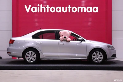 Volkswagen Jetta 2012, kuva 2/10