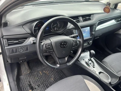 Toyota Avensis 2016, kuva 4/6