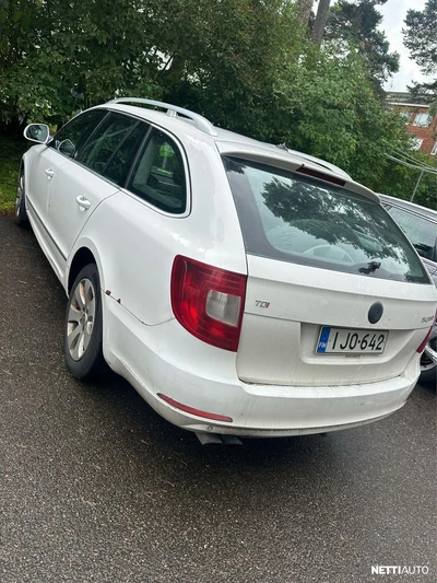 Skoda Superb 2011, kuva 1/5