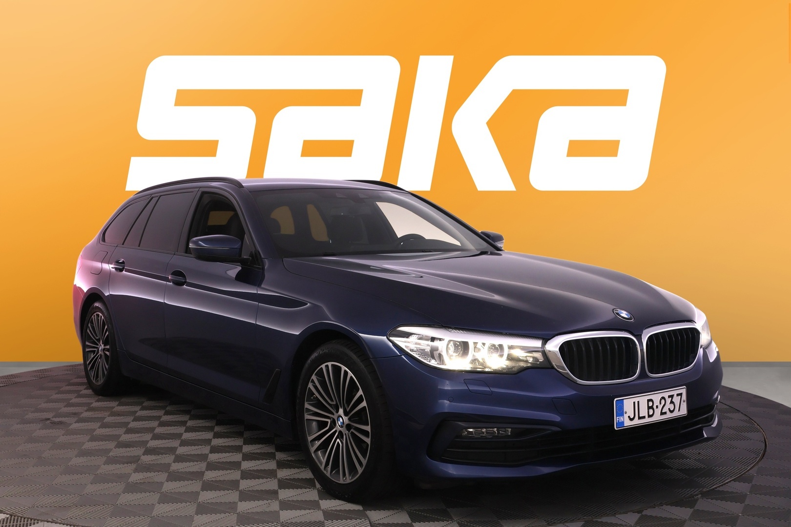 BMW 518
