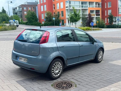 Fiat Grande Punto 1,4 77 Milano 5D 2009, photo 2/5