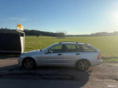 Mercedes-Benz C 200 2005, kuva 2/7