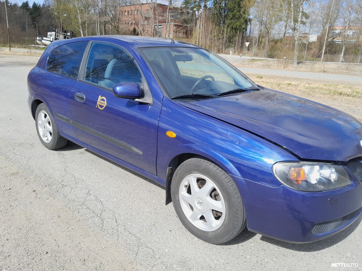 Nissan Almera