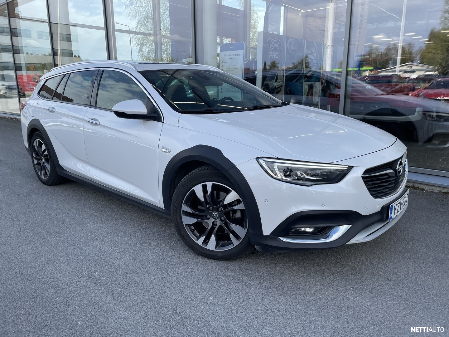 Opel Insignia Country Tourer 2,0 CDTI Bi-Turbo 4x4 154kW