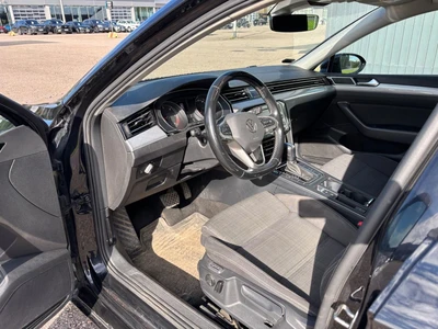 Volkswagen Passat 2022, photo 5/5