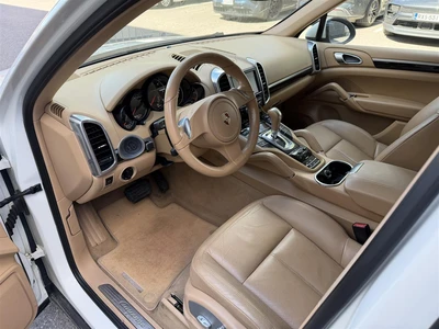 Porsche Cayenne 2011, kuva 4/6