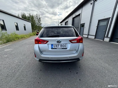 Toyota Auris 2013, photo 6/13