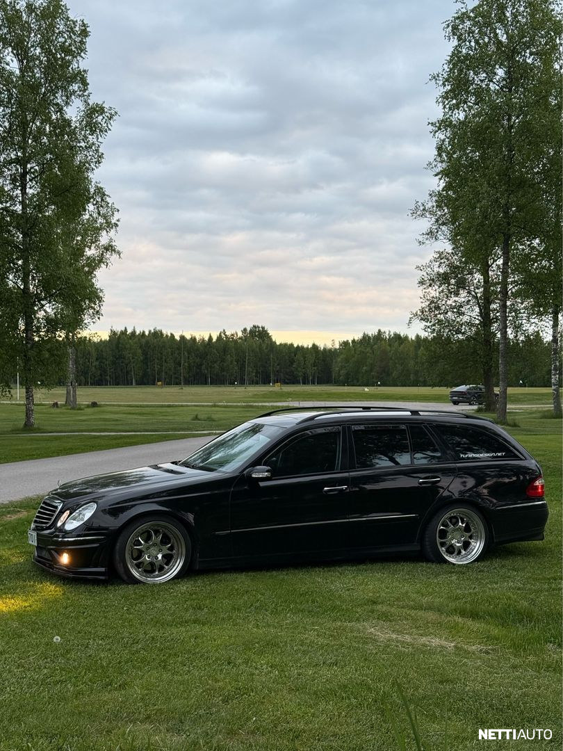 Mercedes-Benz 320