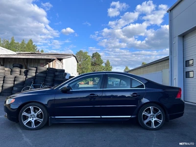 Volvo S80 2,4D Momentum aut 2010, photo 4/24