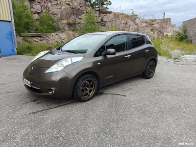 Nissan Leaf Acenta 30 kWh 6,6 kW charger 2016, photo 2/16