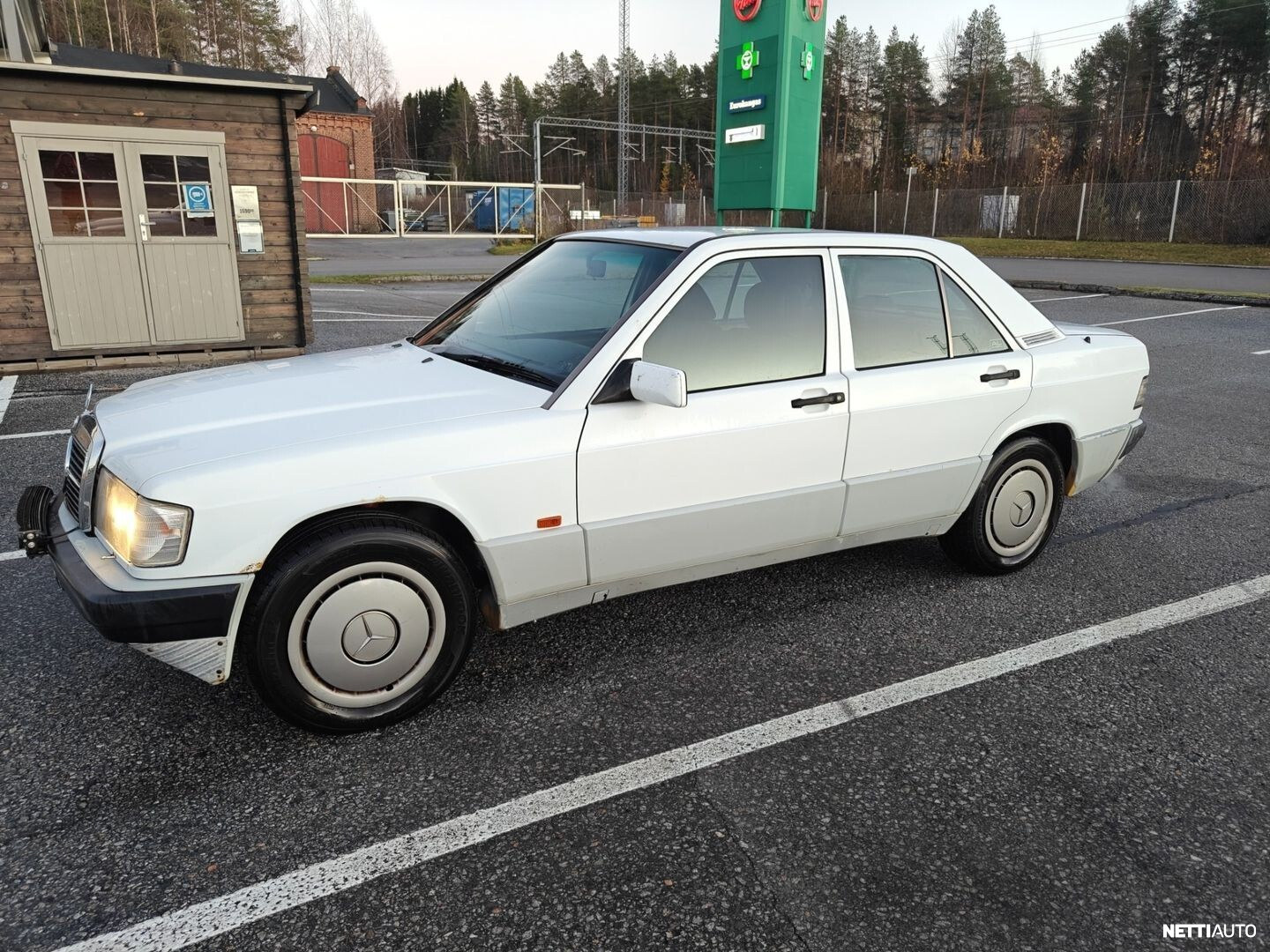 Mercedes-Benz 190