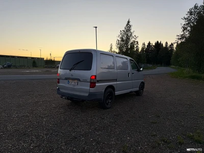 Toyota Hiace 2006, photo 3/11