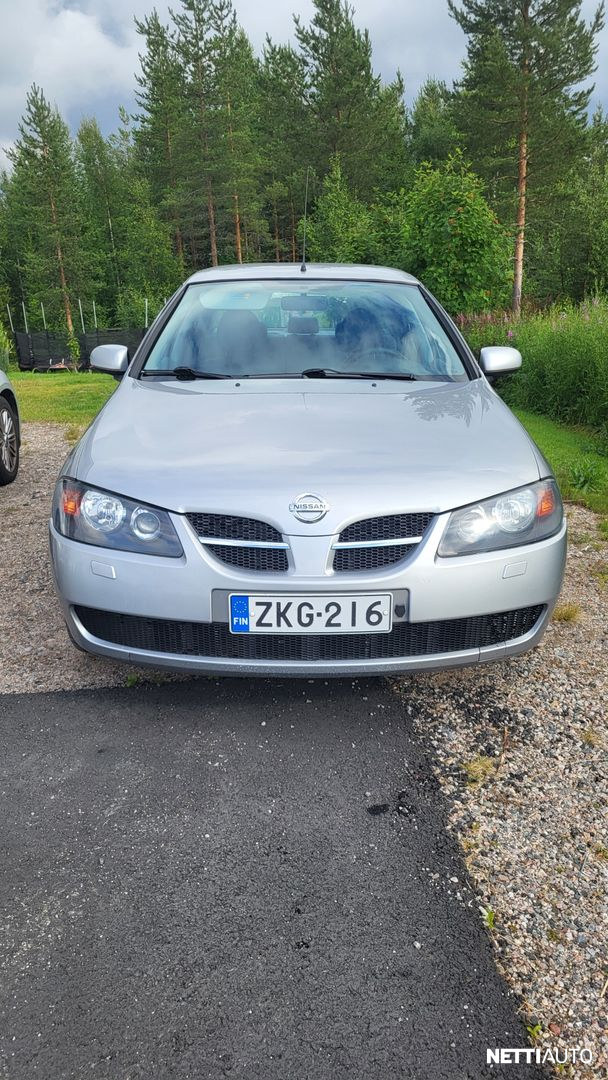 Nissan Almera