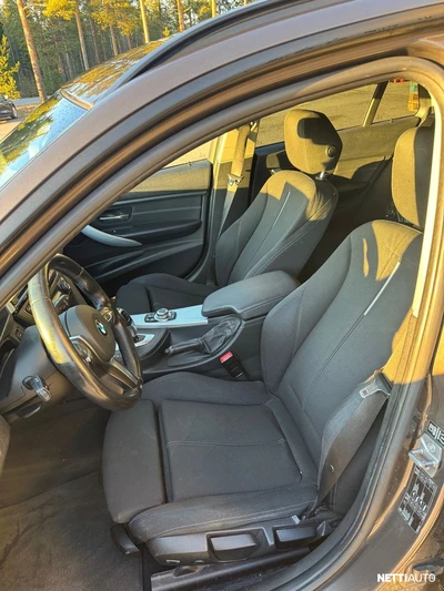 BMW 318 2013, photo 3/3
