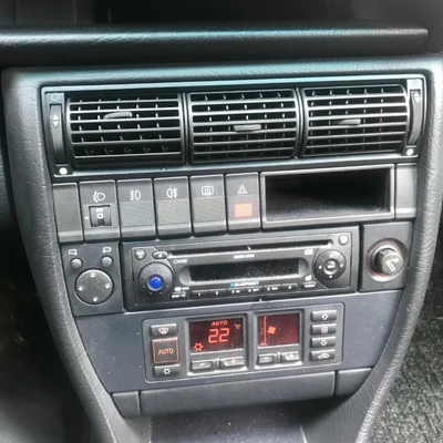Audi 100 2,6E V6 4d 1992, kuva 3/16