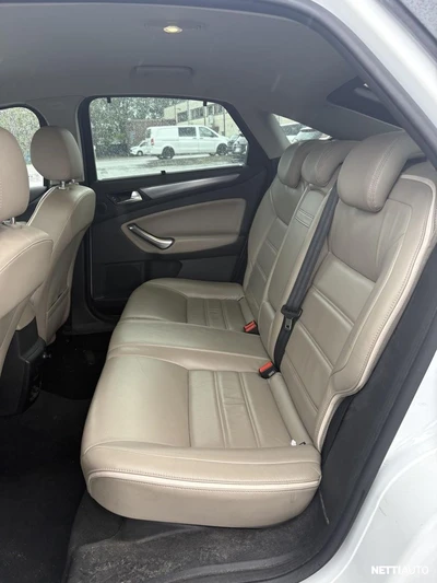 Ford Mondeo 2011, photo 7/8