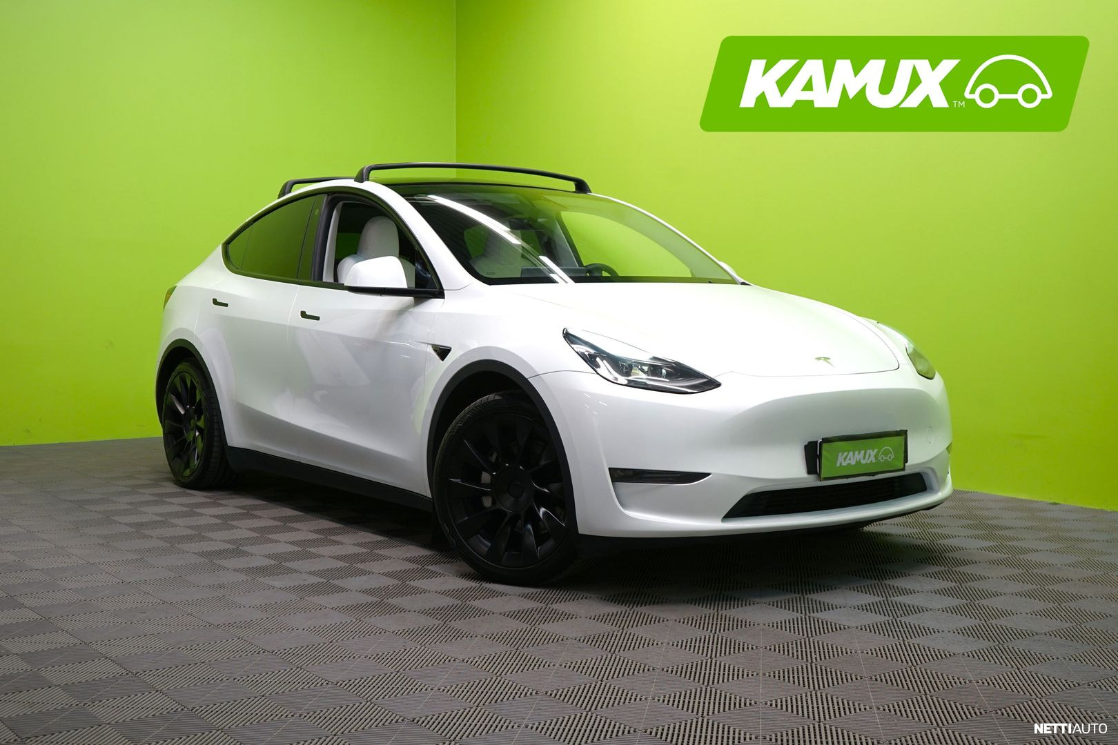 Tesla Model Y Long Range Dual motor AWD