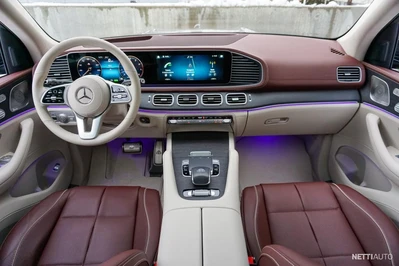 Mercedes-Benz GLS 2025, photo 6/20