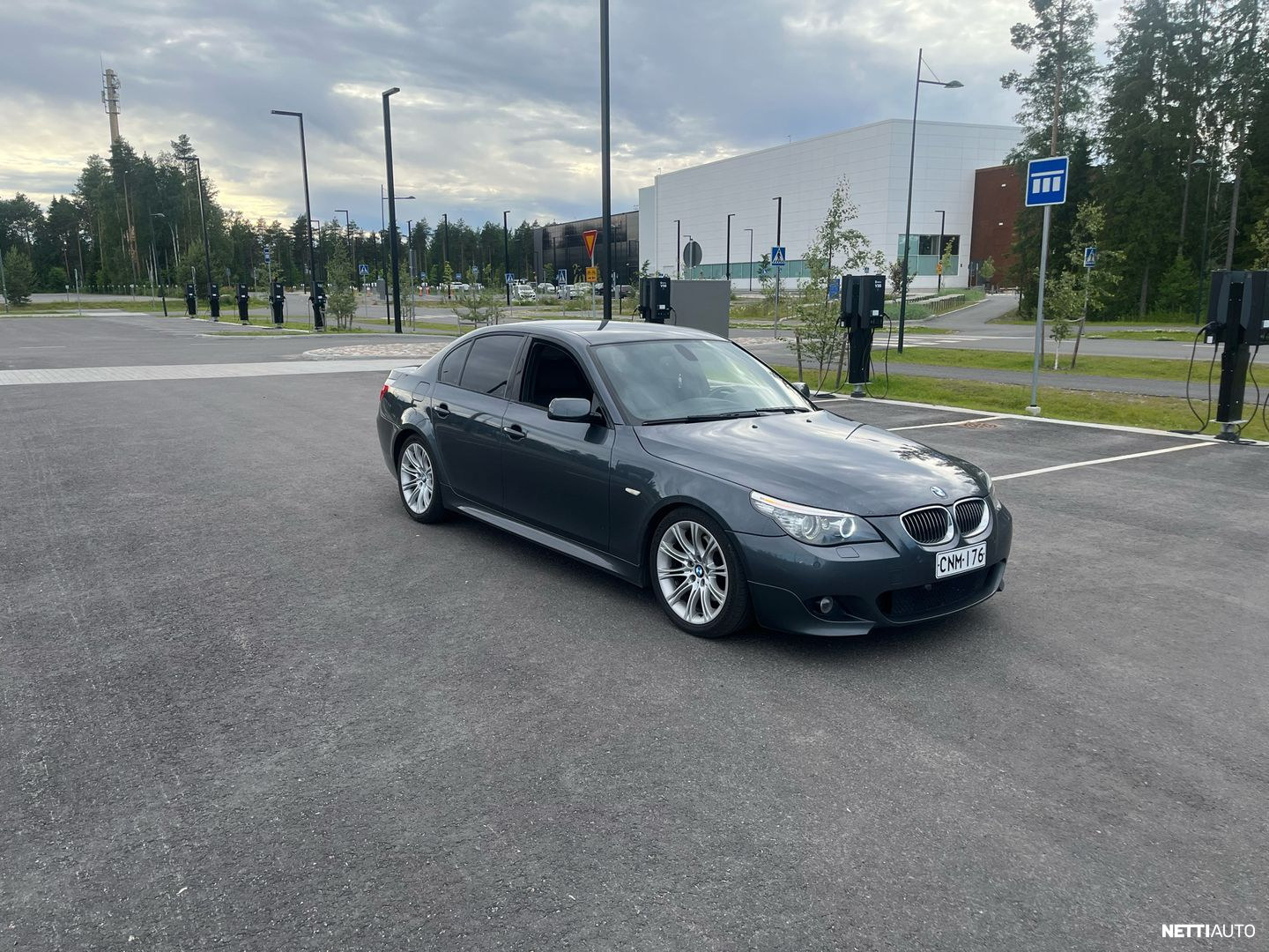 BMW 530
