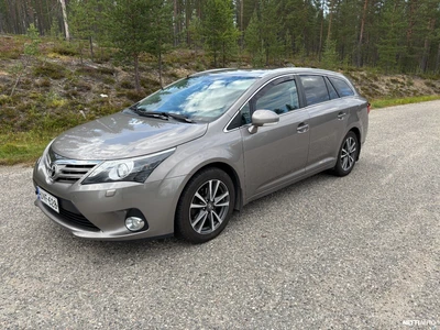 Toyota Avensis 2.0 D4D Active Edition 2014, photo 1/10