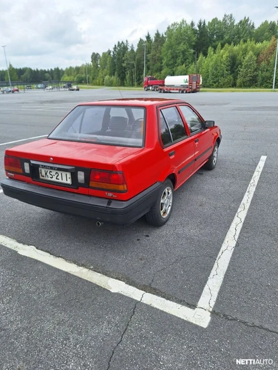 Nissan Sunny 1988, photo 5/9