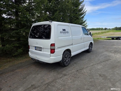 Toyota Hiace 2007, photo 5/9