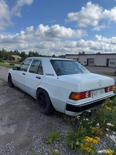 Mercedes-Benz 190 1990, kuva 3/5