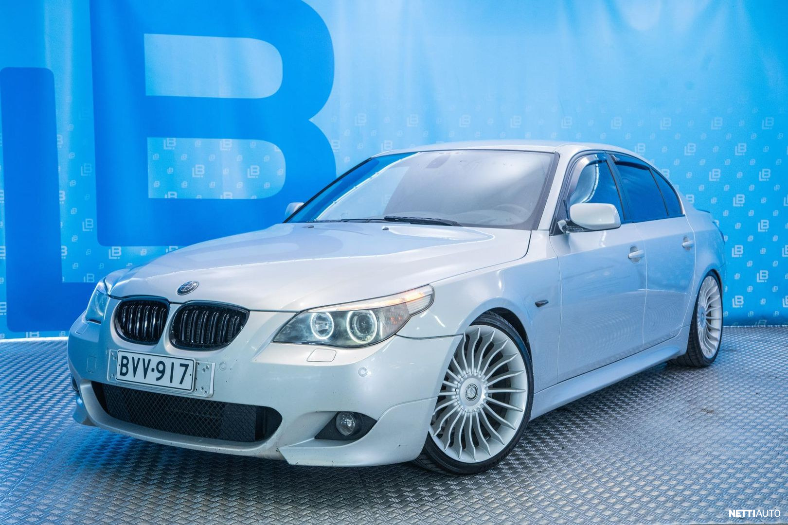 BMW 525
