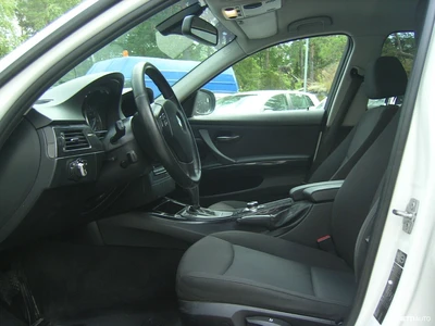 BMW 318 2012, photo 6/10