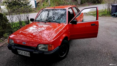 Ford Escort Ghia 1987, kuva 1/13