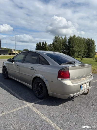 Opel Vectra 2004, photo 3/5