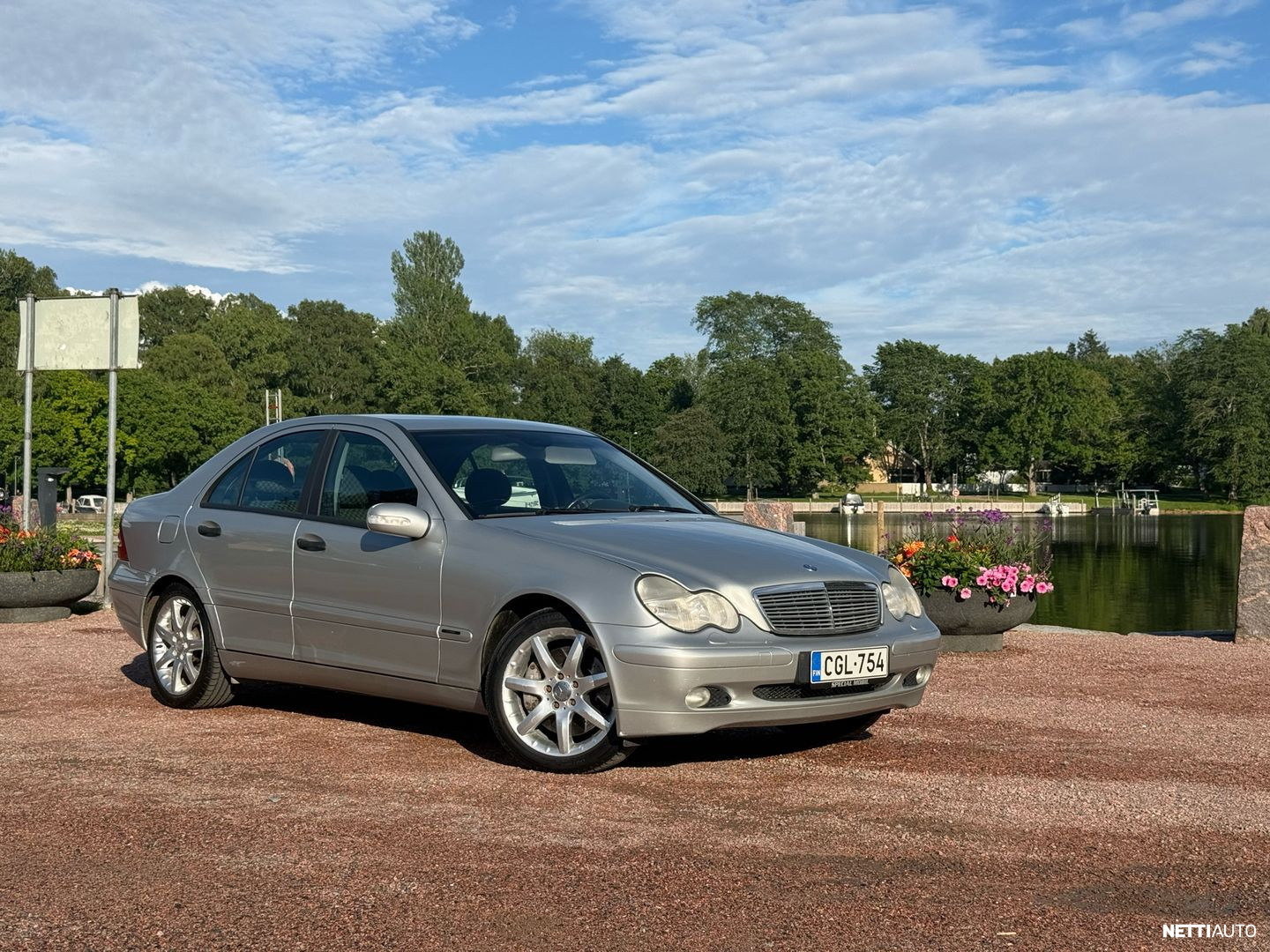 Mercedes-Benz C 180