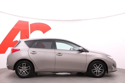 Toyota Auris 2014, photo 6/33
