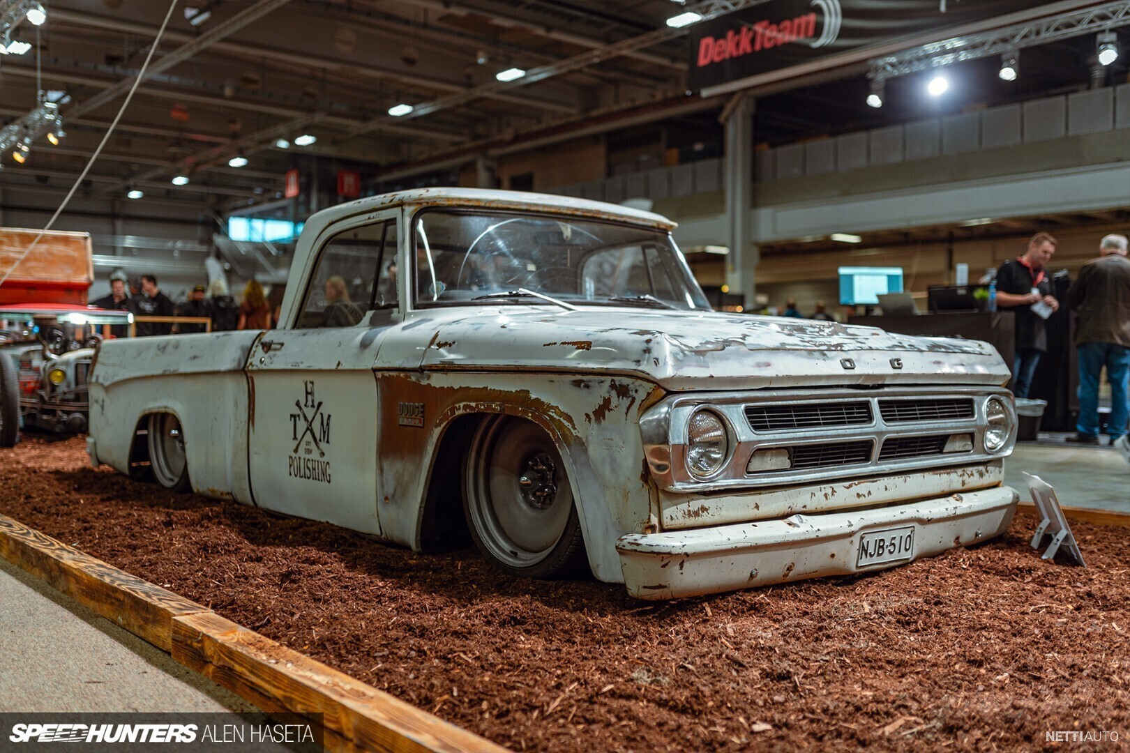Dodge D150