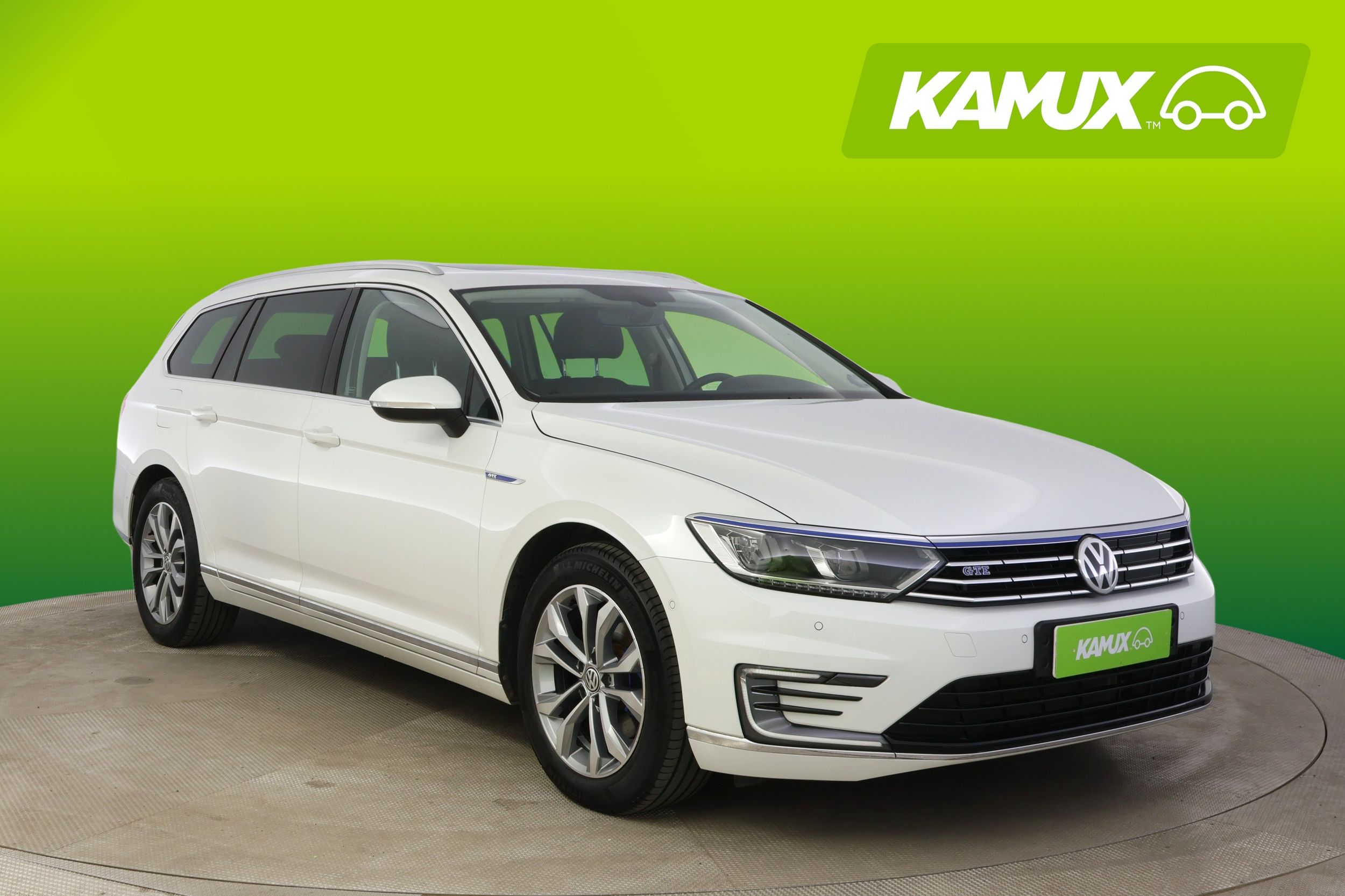 Volkswagen Passat GTE Plug-In Hybrid 160 kW (218 hv) DSG-automaatti **Akku 85,5%**