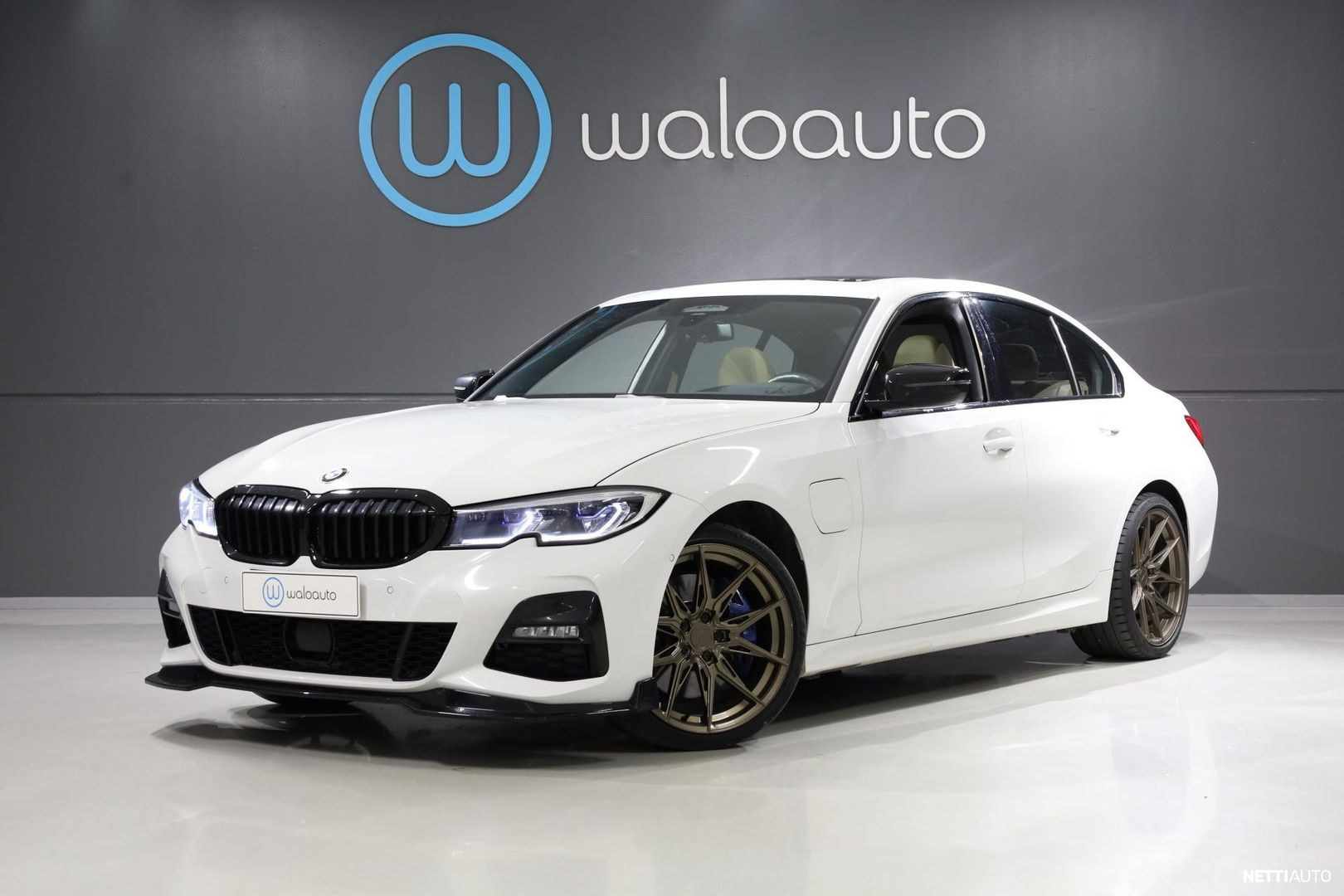 BMW 330