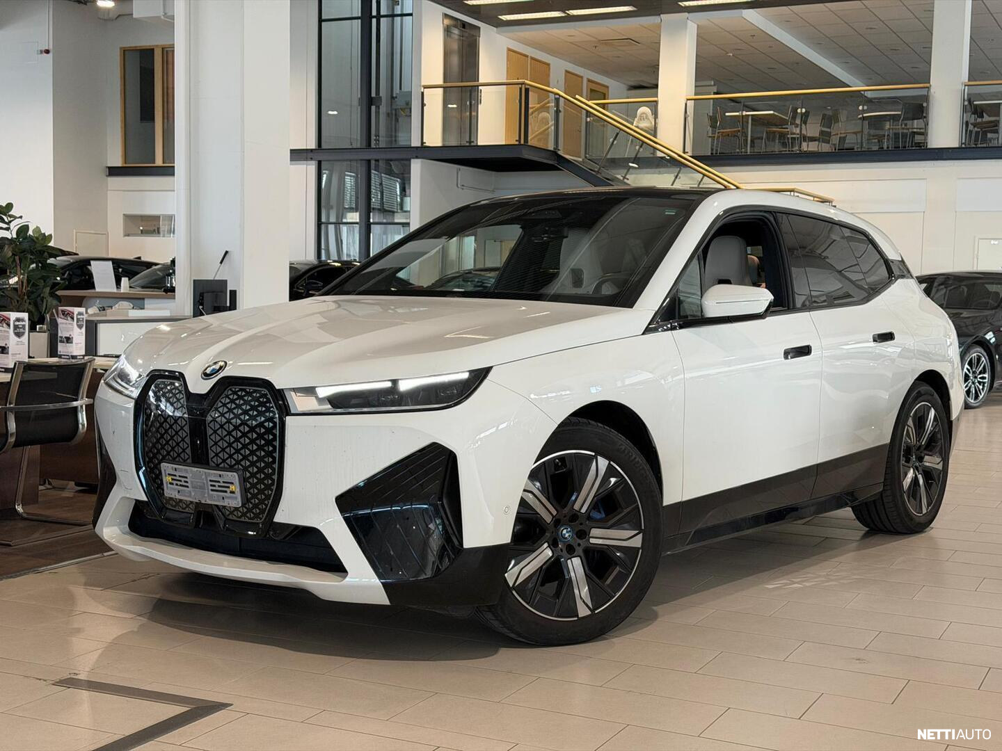 BMW iX