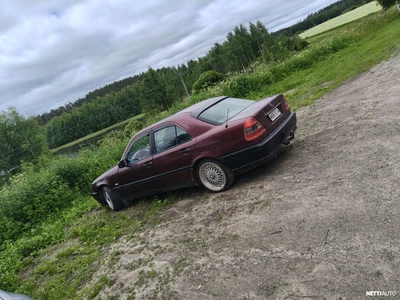 Mercedes-Benz C 180 1996, photo 2/4