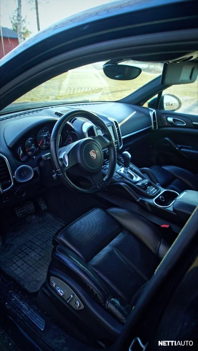 Porsche Cayenne 2011, kuva 5/8
