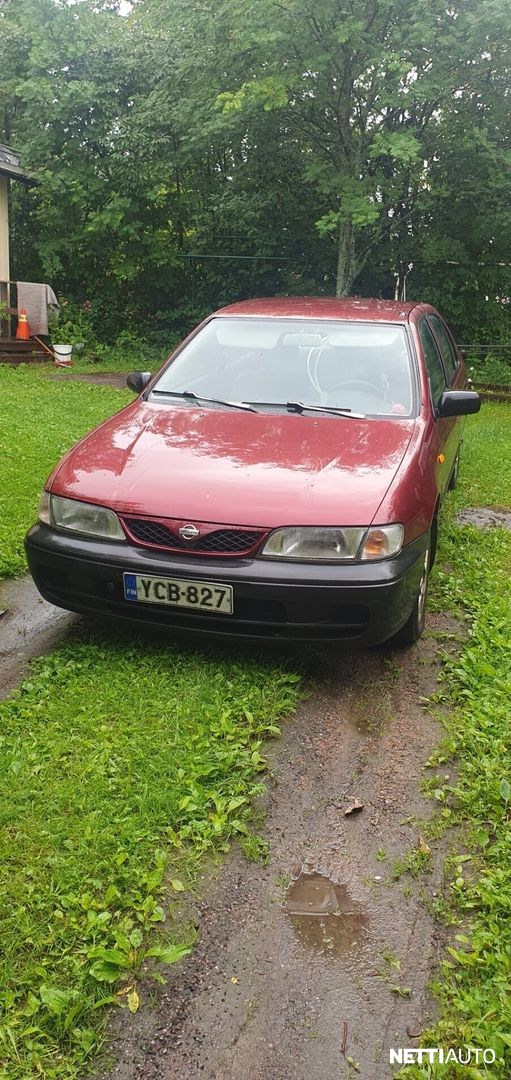 Nissan Almera