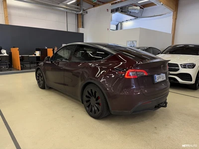 Tesla Model Y Performance 2023, photo 4/10