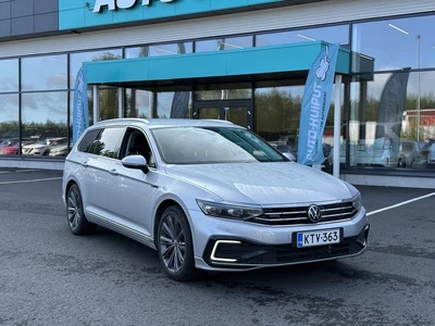 Volkswagen Passat 2021, photo 1/10