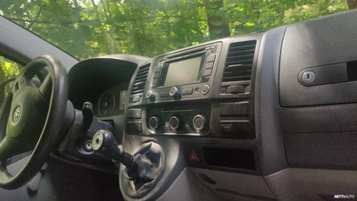 Volkswagen Transporter 2011, photo 2/9